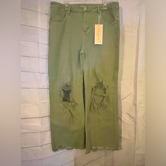 Risen Los Angeles Denim - NWT Jeans. Risen Los Angeles.